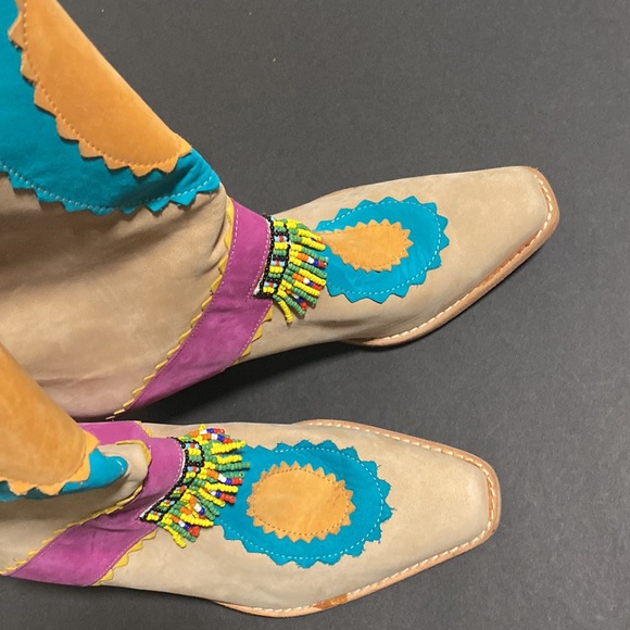 New VTG Biondini Beaded Suede Southwestern Boot Made in Italy Size 6 - Picture 2 of 11